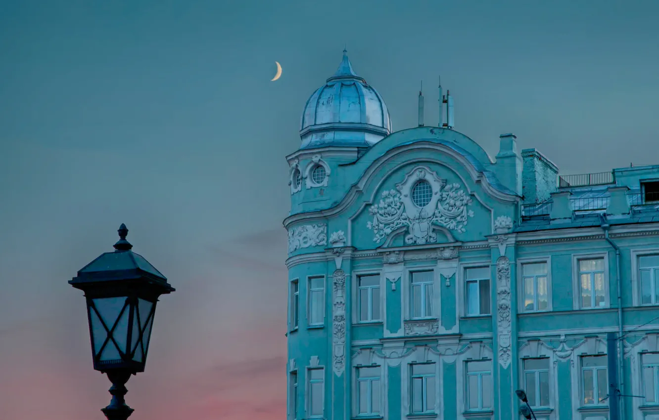 Photo wallpaper the moon, morning, lights, Moscow
