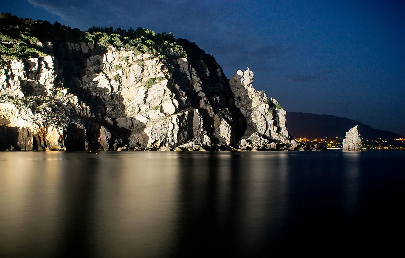 Photo wallpaper night, Yalta, swallow's nest