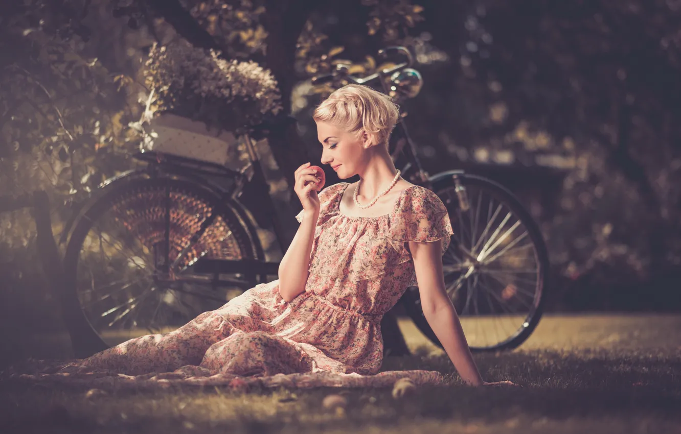 Photo wallpaper girl, bike, retro, foliage, Apple, blonde, beads, profile