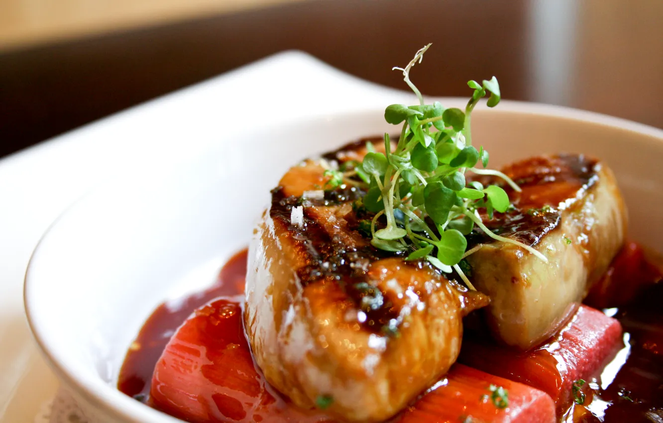 Photo wallpaper greens, food, fish, vegetables, fish, fried, garnish, gravy