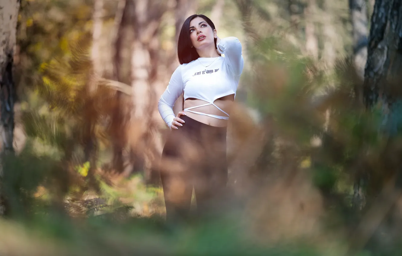 Photo wallpaper pose, look, Park, face, bokeh, brunette, makeup, girl