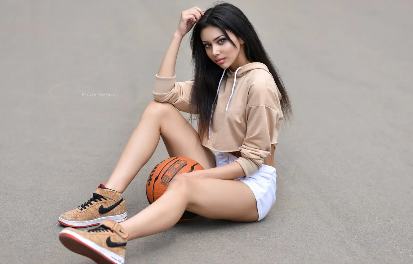 Photo wallpaper girl, shorts, legs, brown eyes, photo, photographer, model, brunette