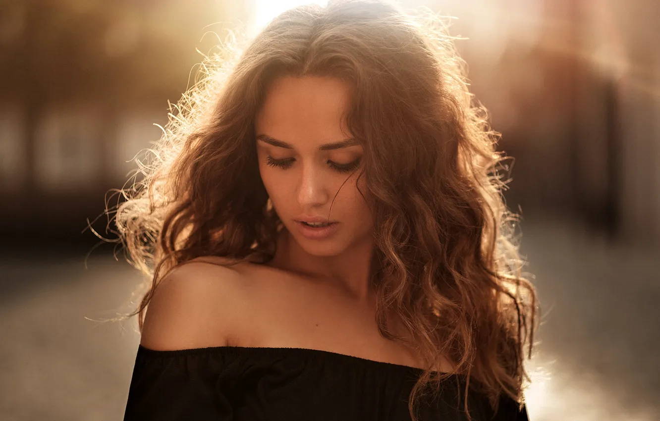 Photo wallpaper portrait, sponge, curls, Martin Kühn, Samira