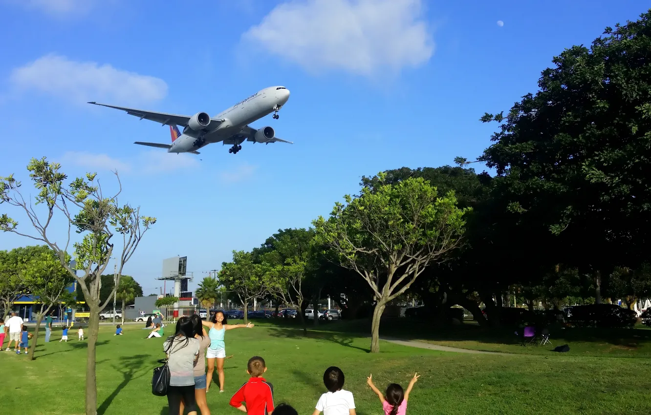Photo wallpaper The sky, Clouds, Trees, Summer, People, Park, Boeing, Clouds