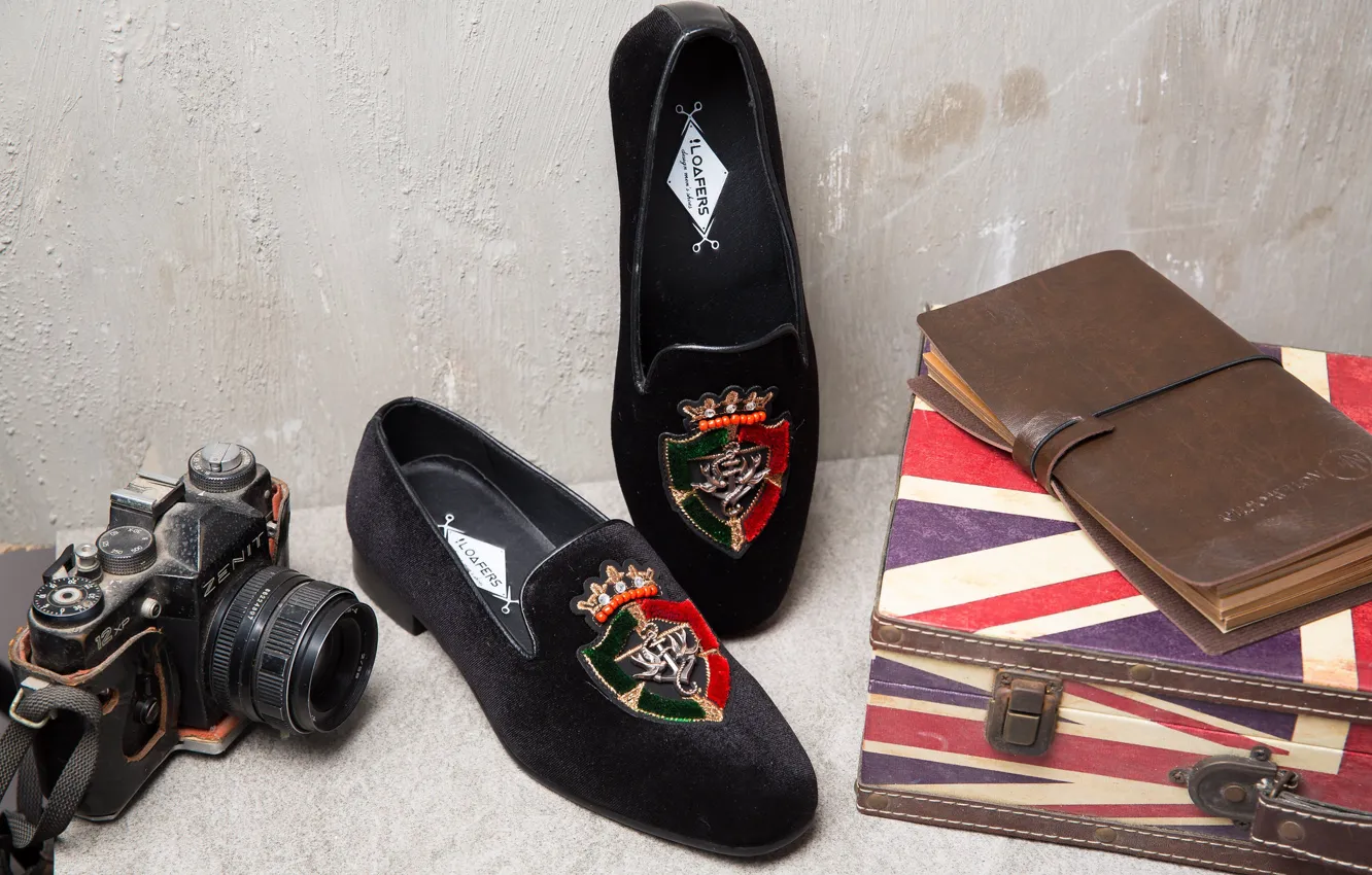 Photo wallpaper the camera, shoes, suitcase, journal