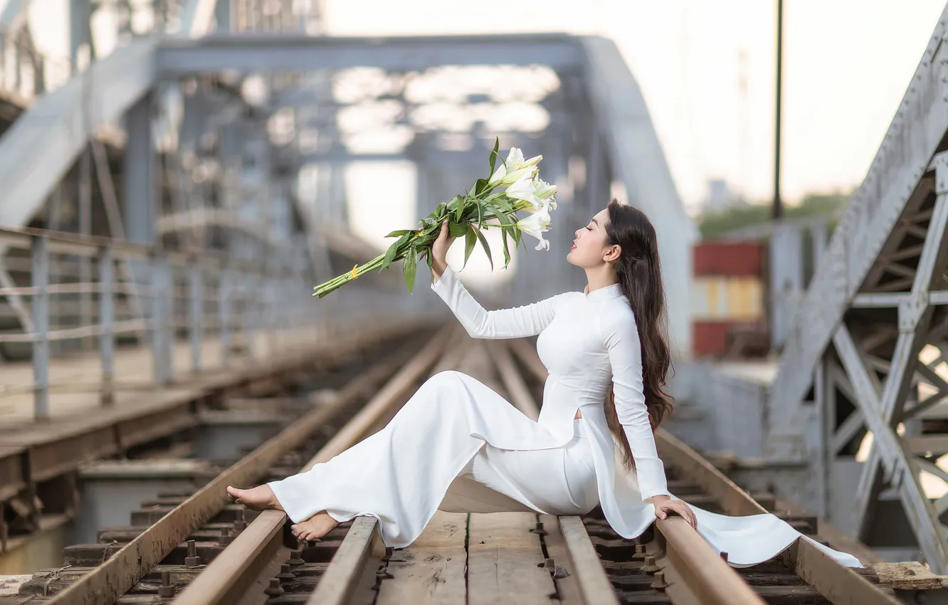 Photo wallpaper flowers, pose, model, rails, portrait, bouquet, makeup, figure