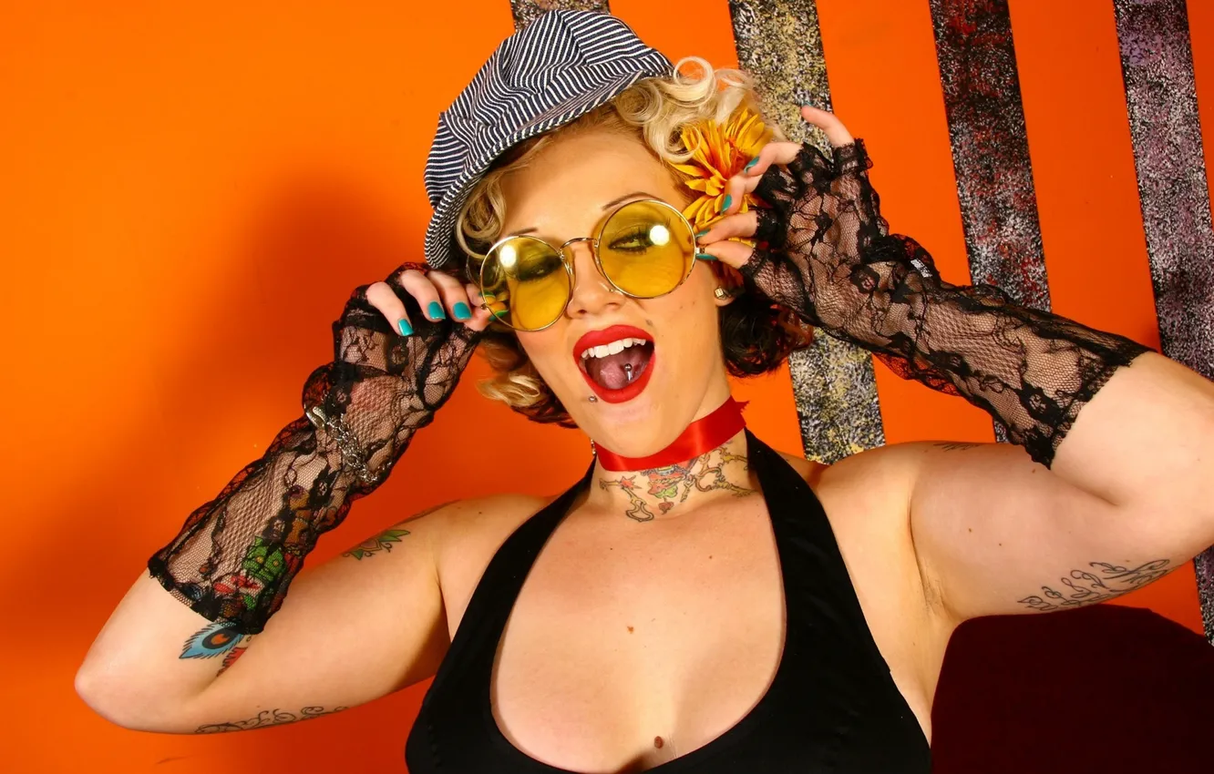 Photo wallpaper piercing, tattoo, glasses, blonde, gloves, cap, porn actress, Candy Monroe
