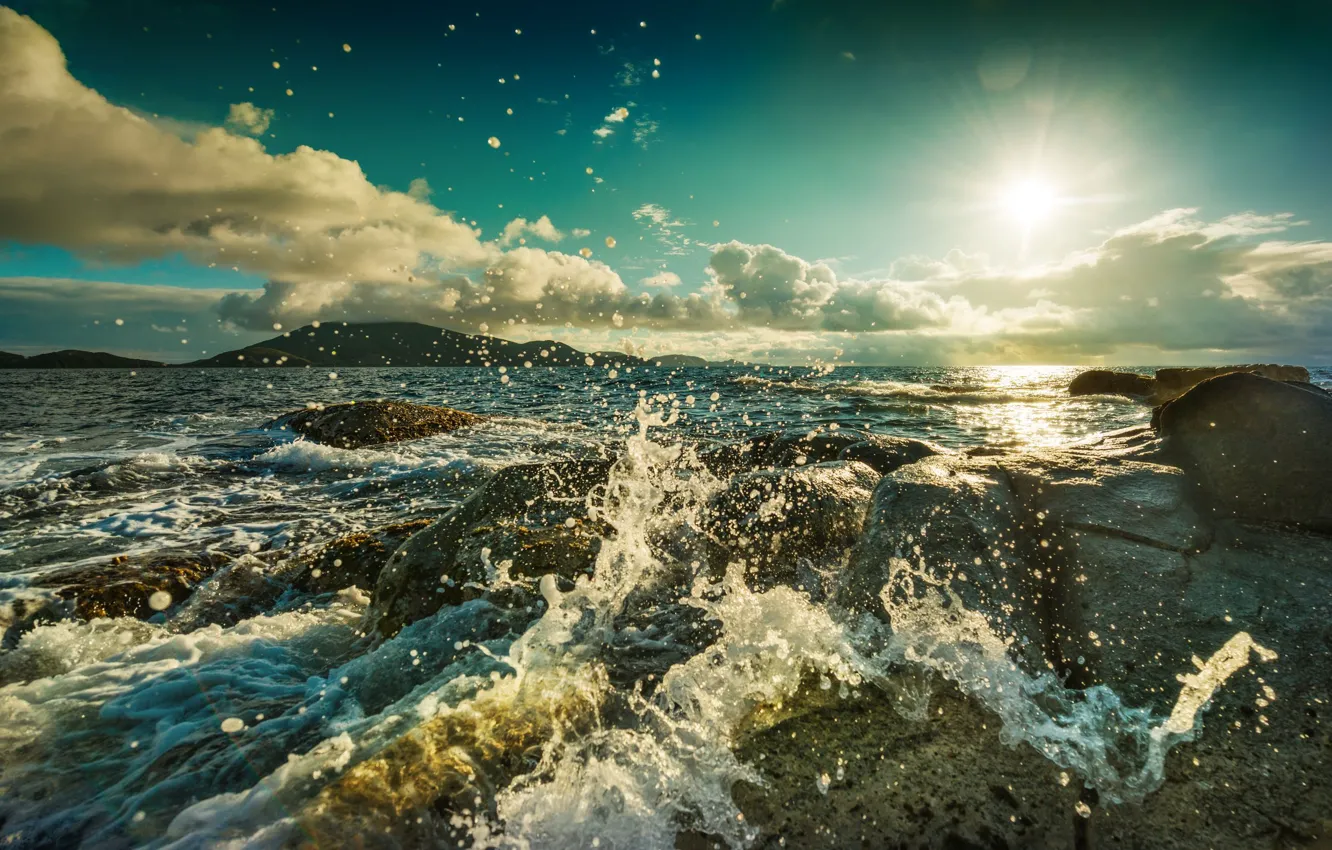 Photo wallpaper clouds, squirt, stones, the ocean