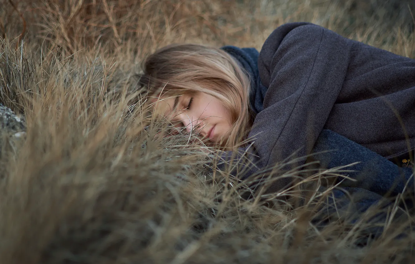 Photo wallpaper grass, girl, sleep, Sergey Papirenko
