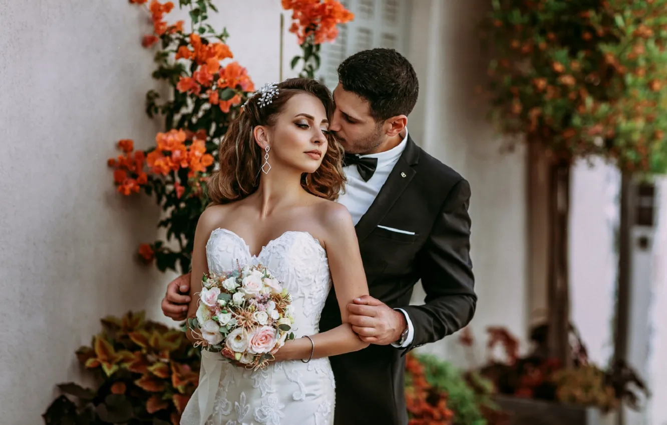 Photo wallpaper look, girl, flowers, bouquet, dress, male, beautiful, lovers