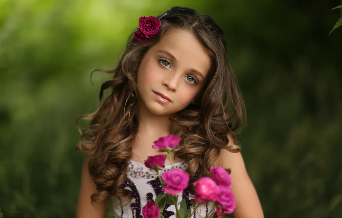 Photo wallpaper portrait, roses, girl