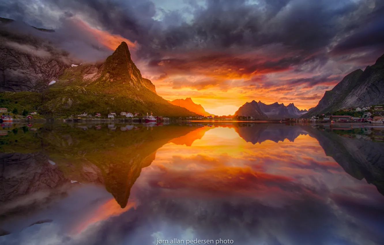 Photo wallpaper reflection, mountains, morning, Norway
