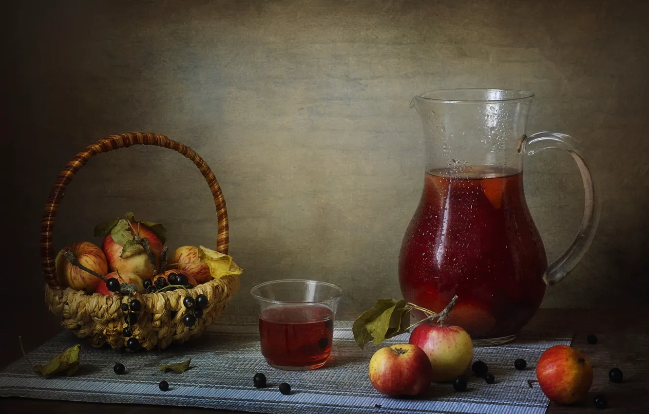 Photo wallpaper apples, pitcher, currants, compote