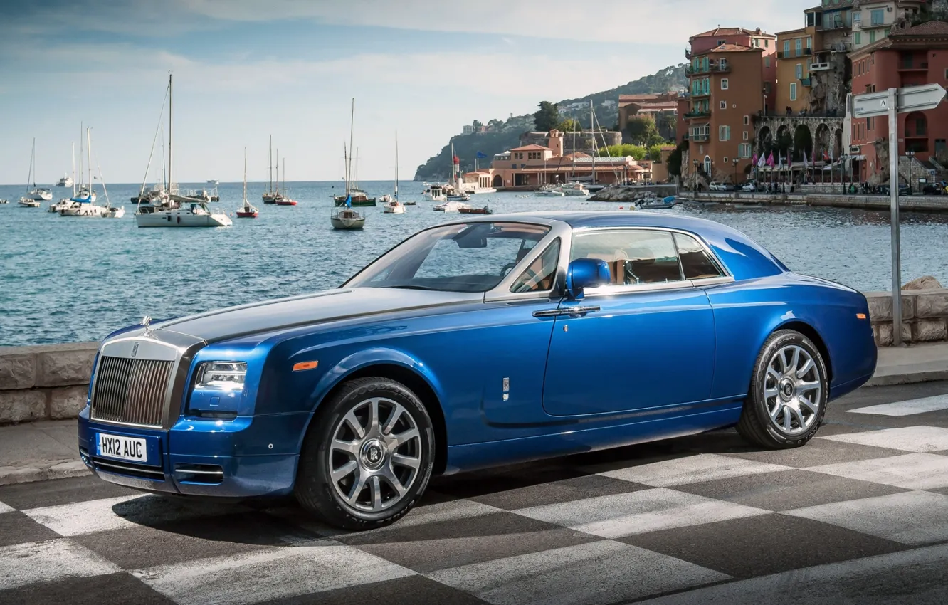 Photo wallpaper the sky, water, blue, background, coupe, yachts, Rolls-Royce, Phantom