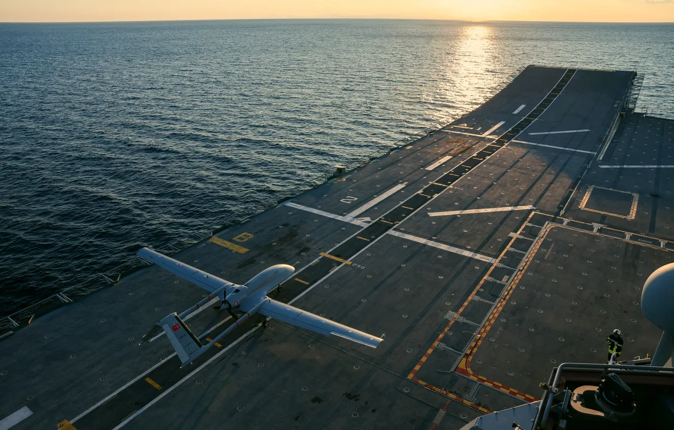 Photo wallpaper Turkish Navy, TCG Anadolu, Bayraktar