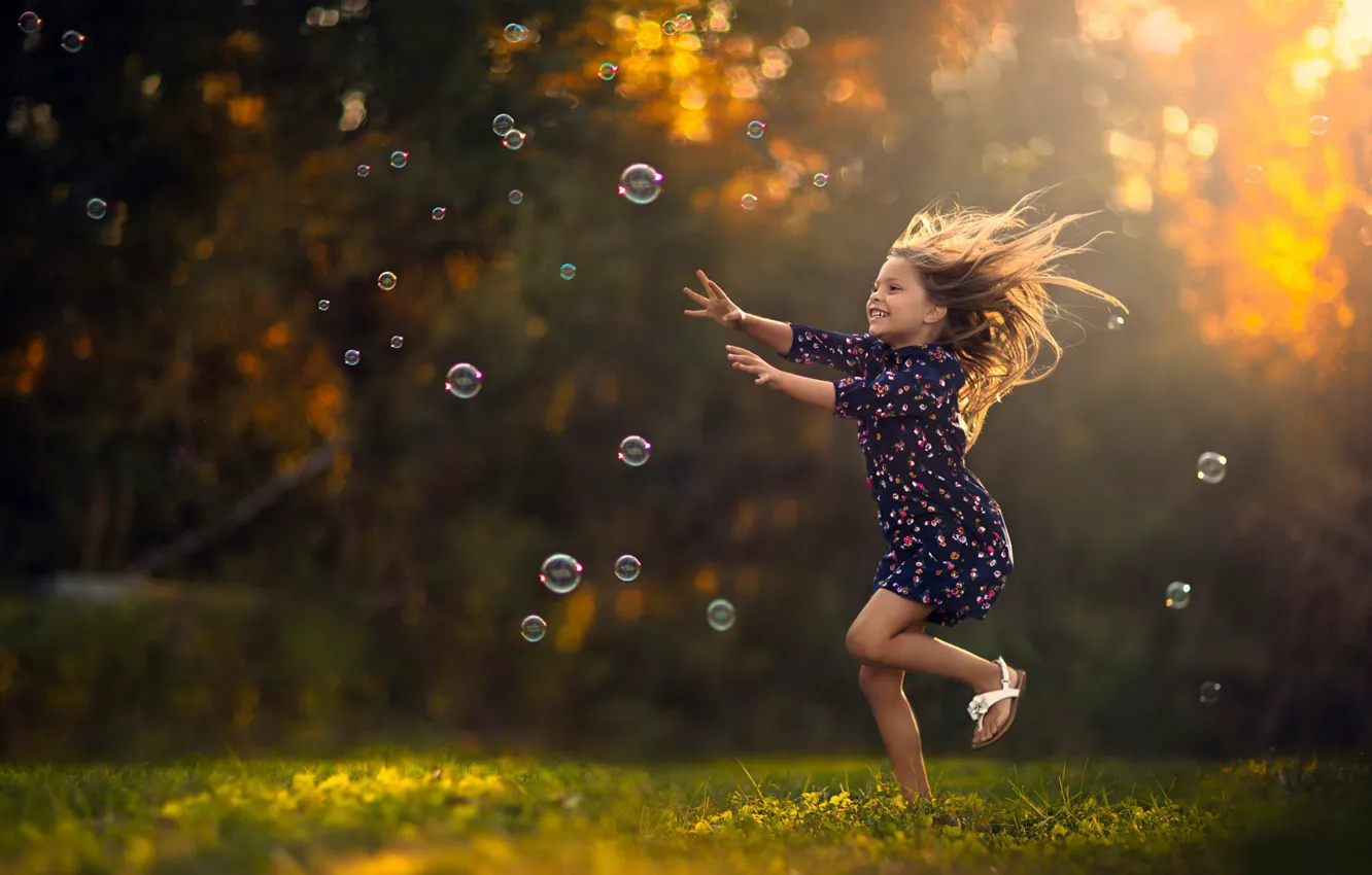 Photo wallpaper joy, running, bubbles, girl