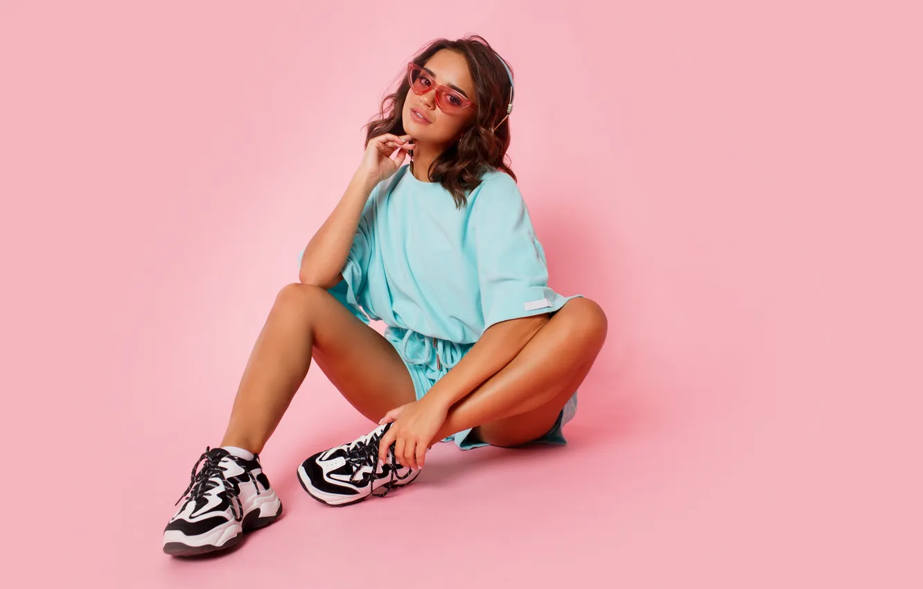 Photo wallpaper girl, shorts, woman, glasses, sneakers, tanned