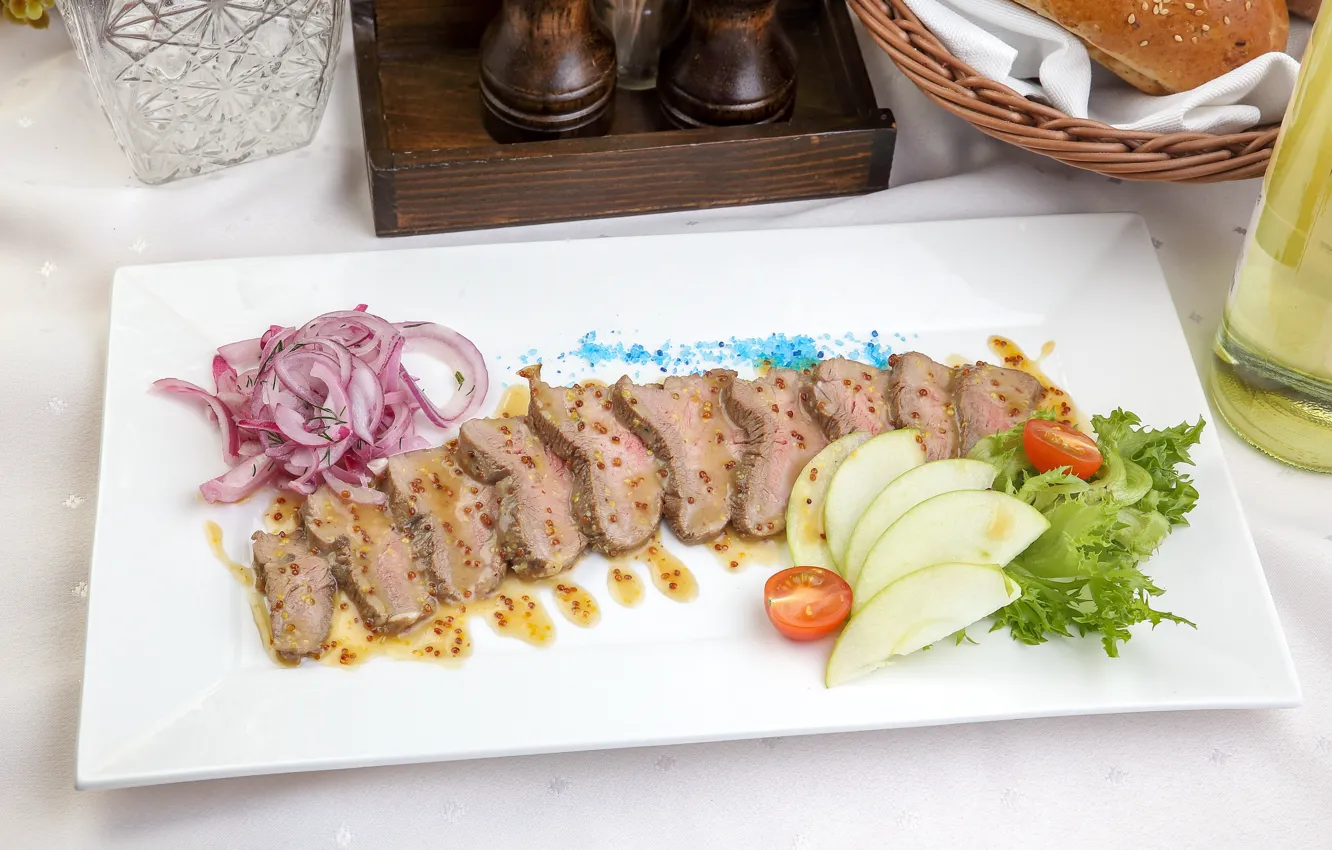 Photo wallpaper apples, bow, meat, sauce, roast beef