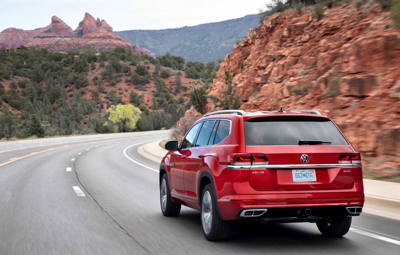 Photo wallpaper red, movement, Volkswagen, back, SUV, Atlas, 2020