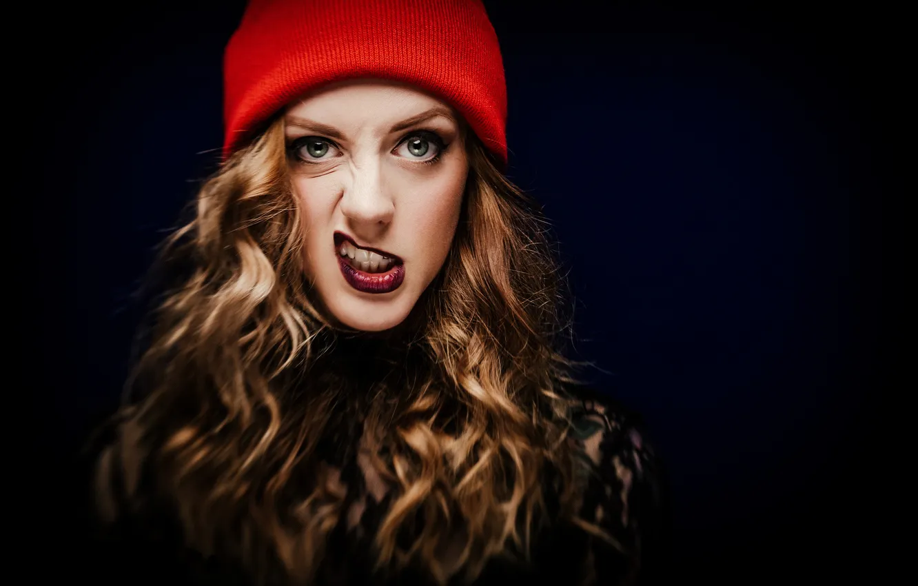 Photo wallpaper girl, face, background, hat, hair, grimace