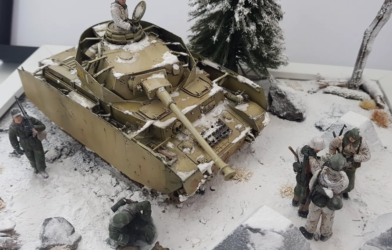 Photo wallpaper toy, tank, soldiers, model