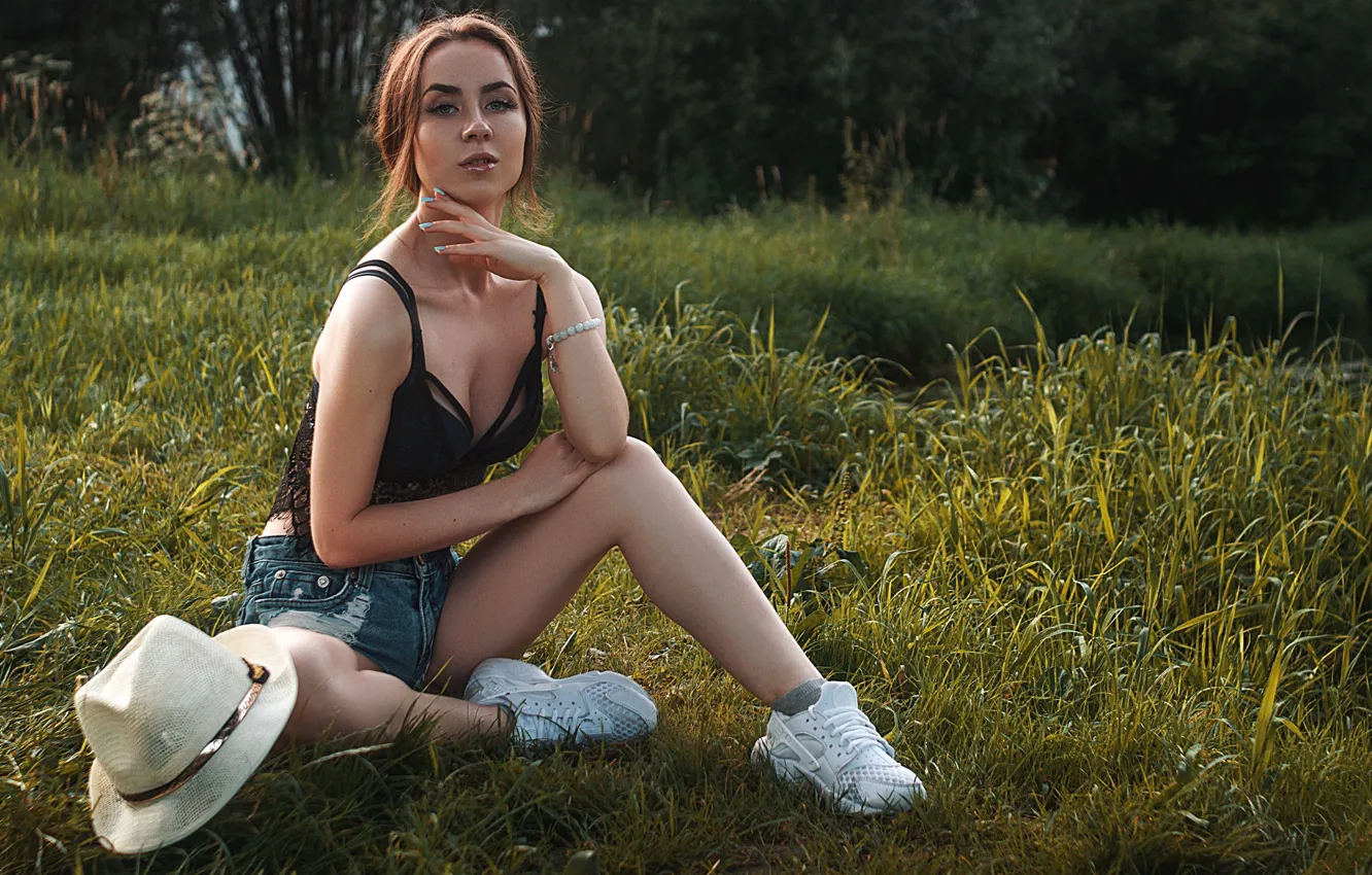 Photo wallpaper look, sexy, pose, model, shorts, portrait, hat, makeup