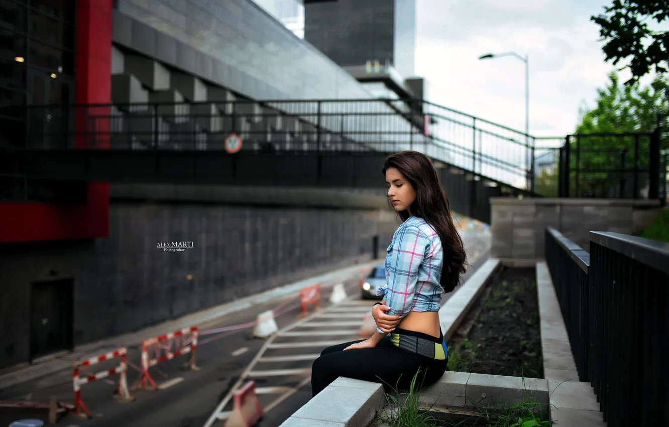 Photo wallpaper the city, pose, model, portrait, makeup, figure, brunette, hairstyle