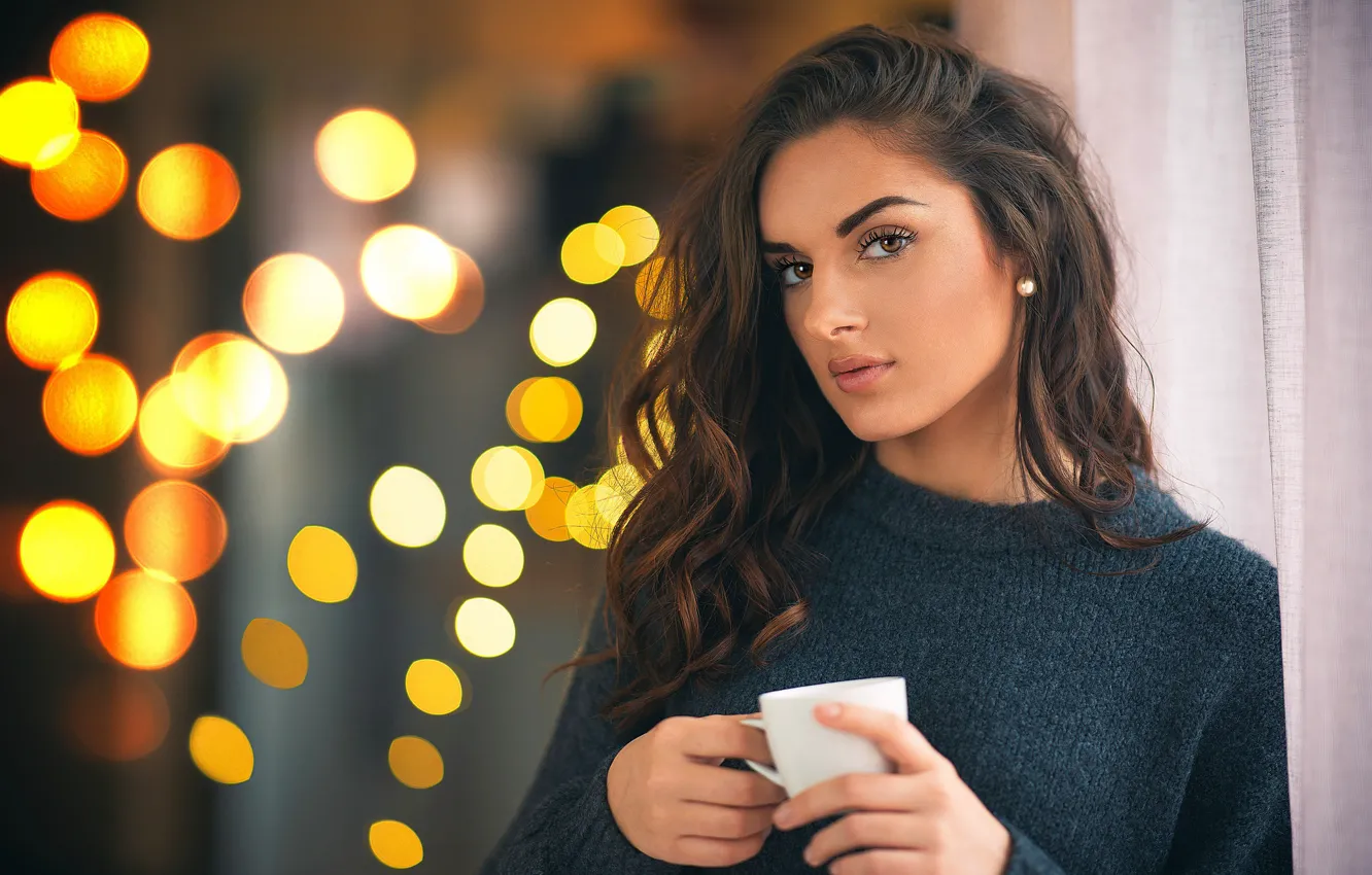 Photo wallpaper look, girl, hair, Cup, bokeh