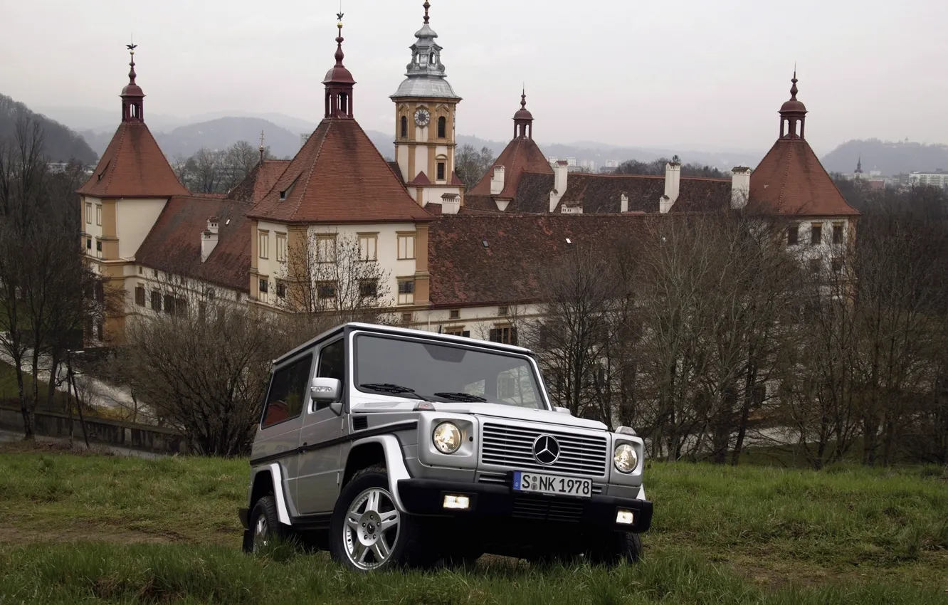 Photo wallpaper machine, grey, the building, mercedes-benz, Gaelic