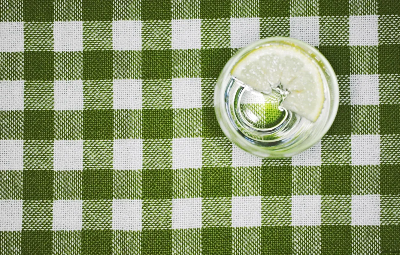Photo wallpaper water, macro, glass, lemon, tablecloth