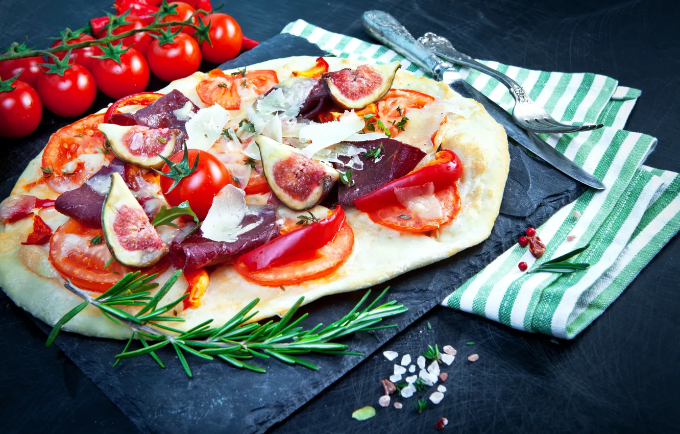 Photo wallpaper pizza, tomatoes, tomatoes, pizza, spices, ham, figs, spice