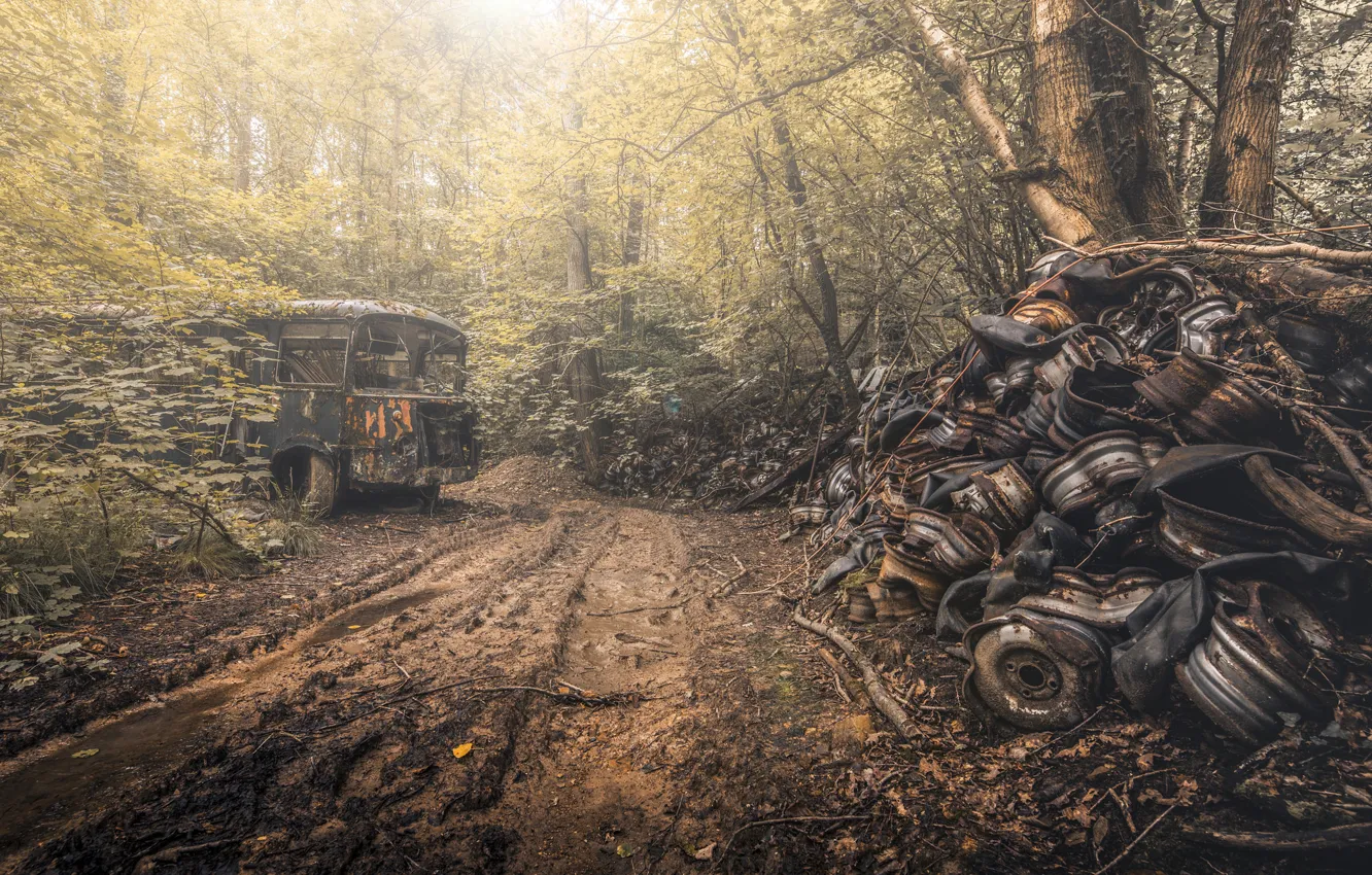 Photo wallpaper road, dump, bus