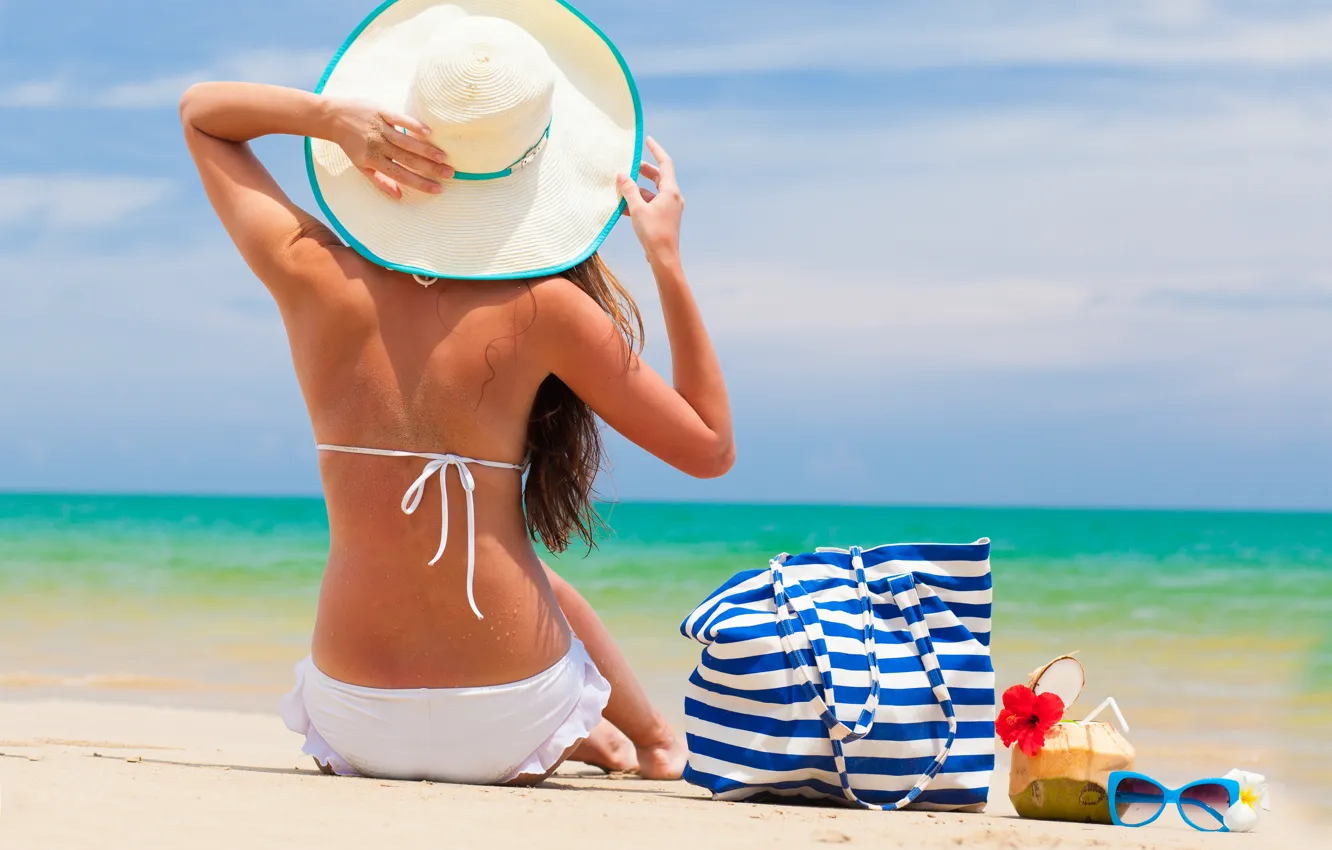 Photo wallpaper beach, girl, the ocean, stay, vacation, glasses, hat, bag
