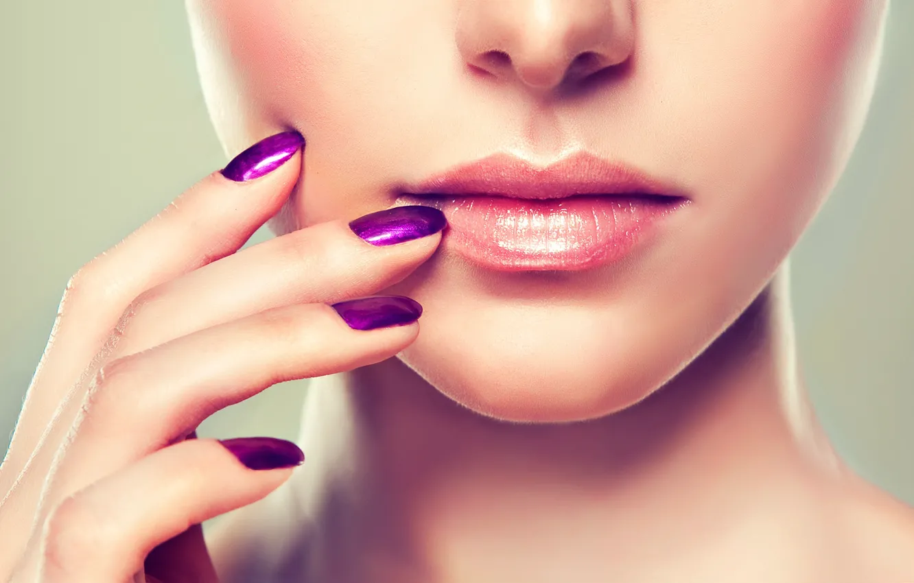 Photo wallpaper face, lips, nails, manicure