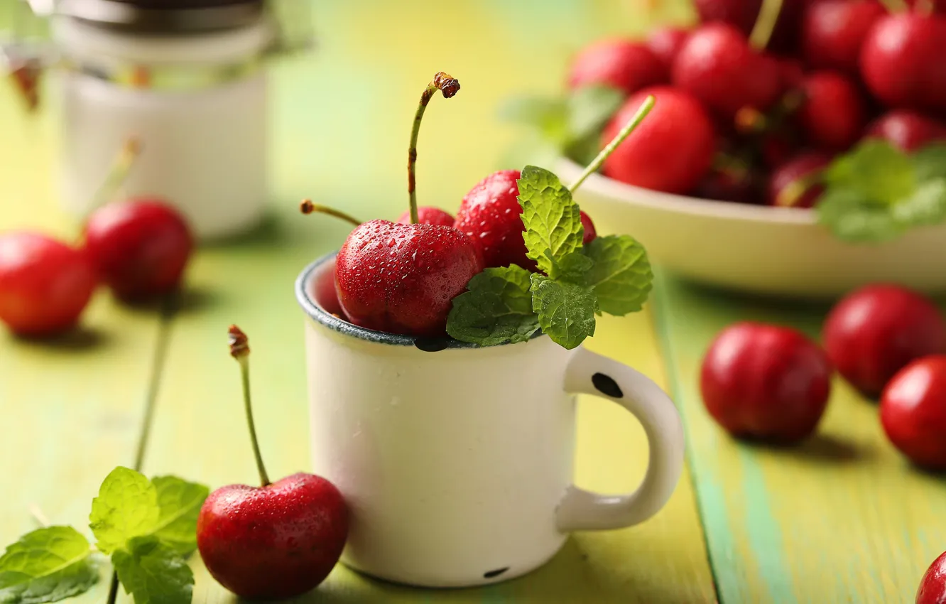 Photo wallpaper drops, berries, mug, red, mint, cherry