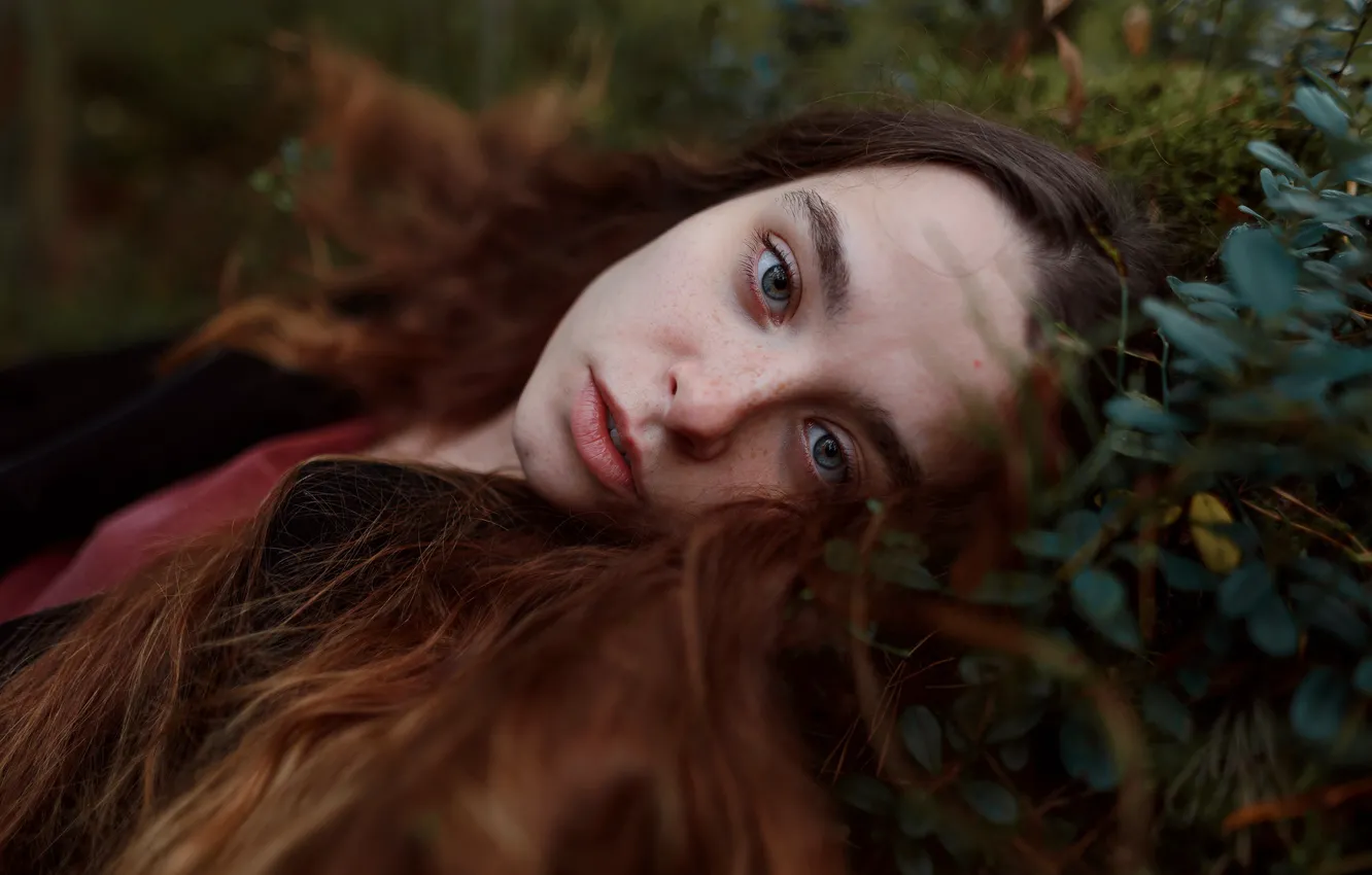 Photo wallpaper girl, moss, freckles, curls, Aleks Five