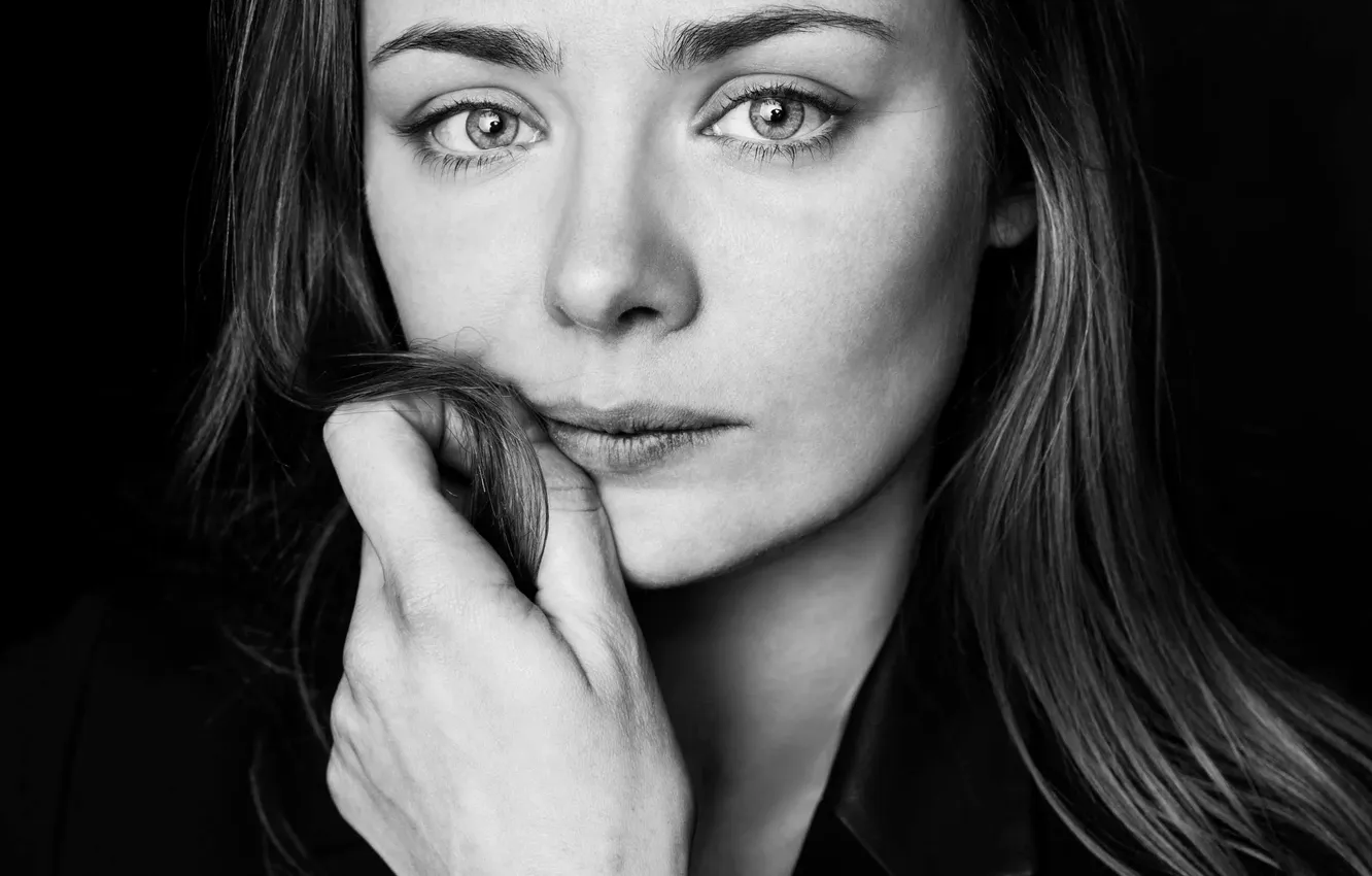 Photo wallpaper look, pose, portrait, actress, black and white, Karina Razumovskaya