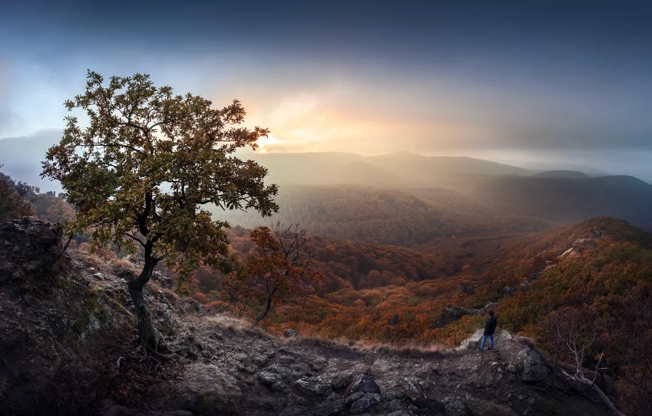 Photo wallpaper mountains, fog, people, morning