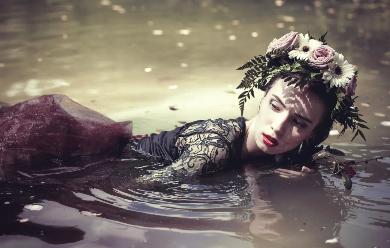 Photo wallpaper girl, wreath, in the water, Ophelia, Agnieszka Kowalska
