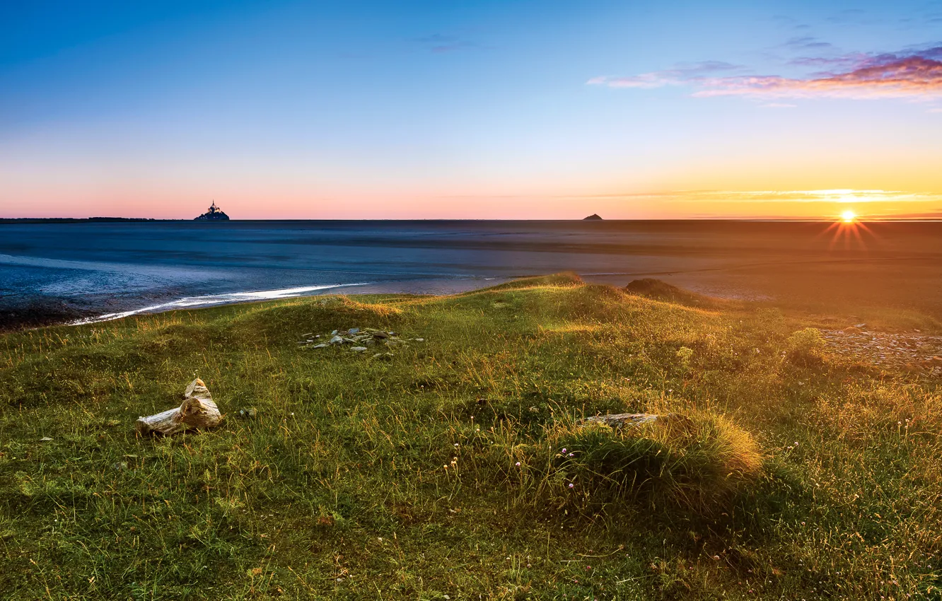 Photo wallpaper sea, the sky, grass, the sun, rays, dawn, coast, horizon