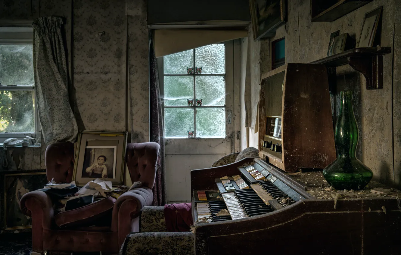 Photo wallpaper room, dust, keys, body, Abandoned house