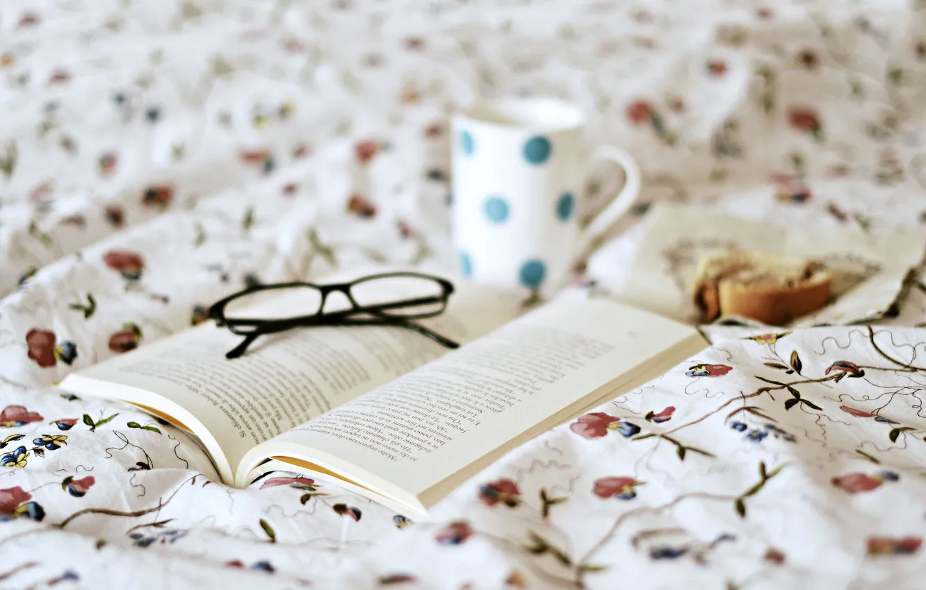 Photo wallpaper pattern, glasses, book