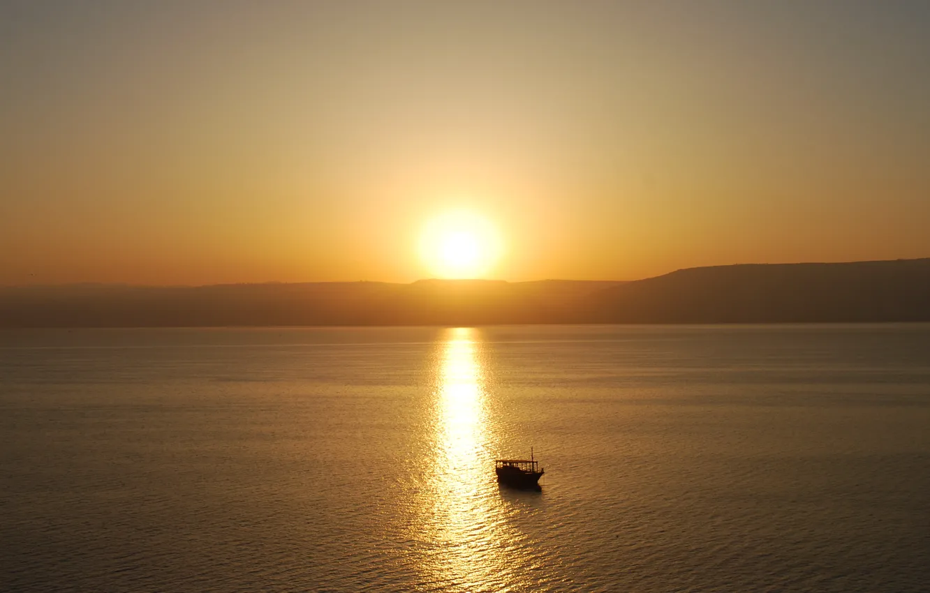 Photo wallpaper the sun, lake, boat, morning