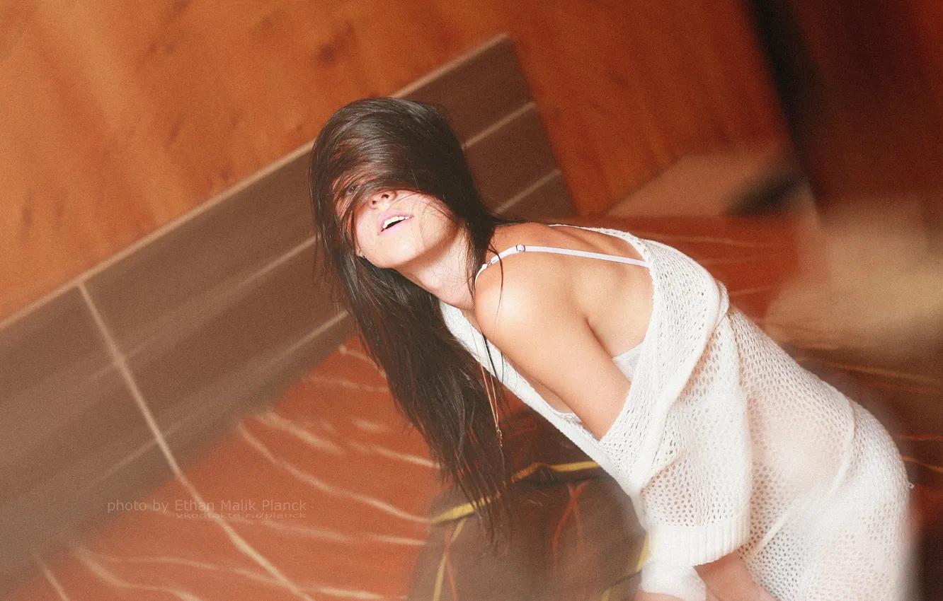 Photo wallpaper look, girl, joy, hair, blur, photographer, sweater, face