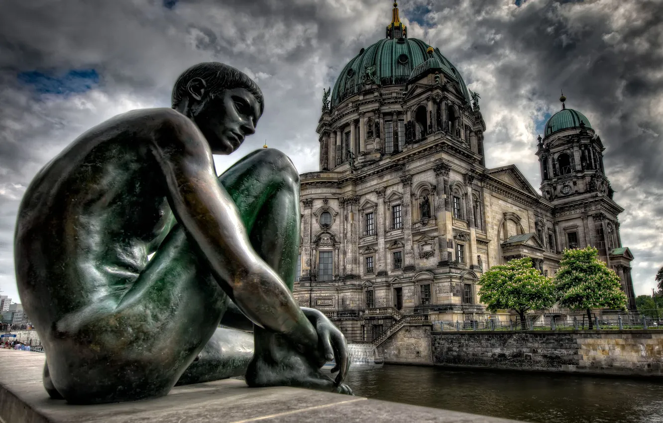 Photo wallpaper the sky, clouds, monument, Cathedral