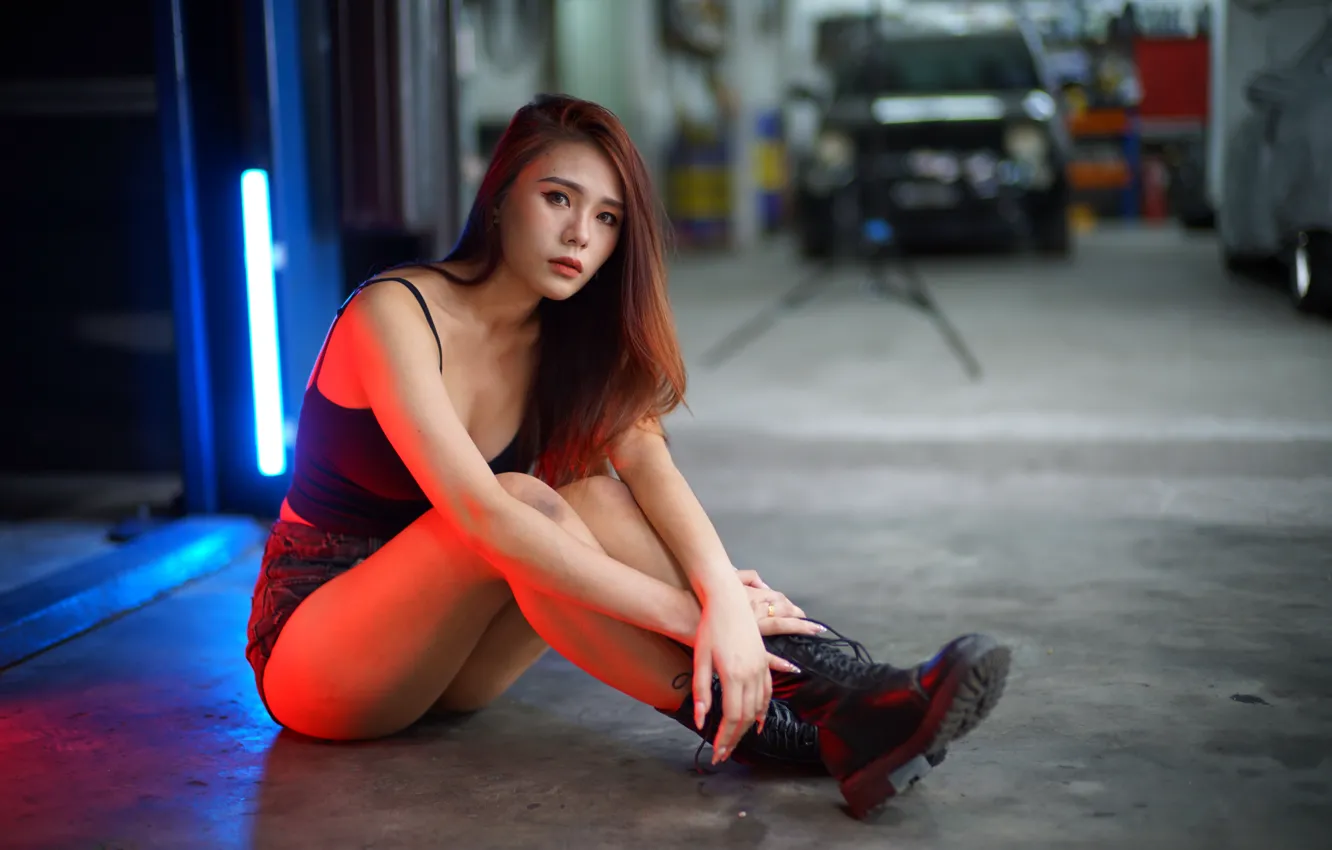 Photo wallpaper girl, garage, Asian