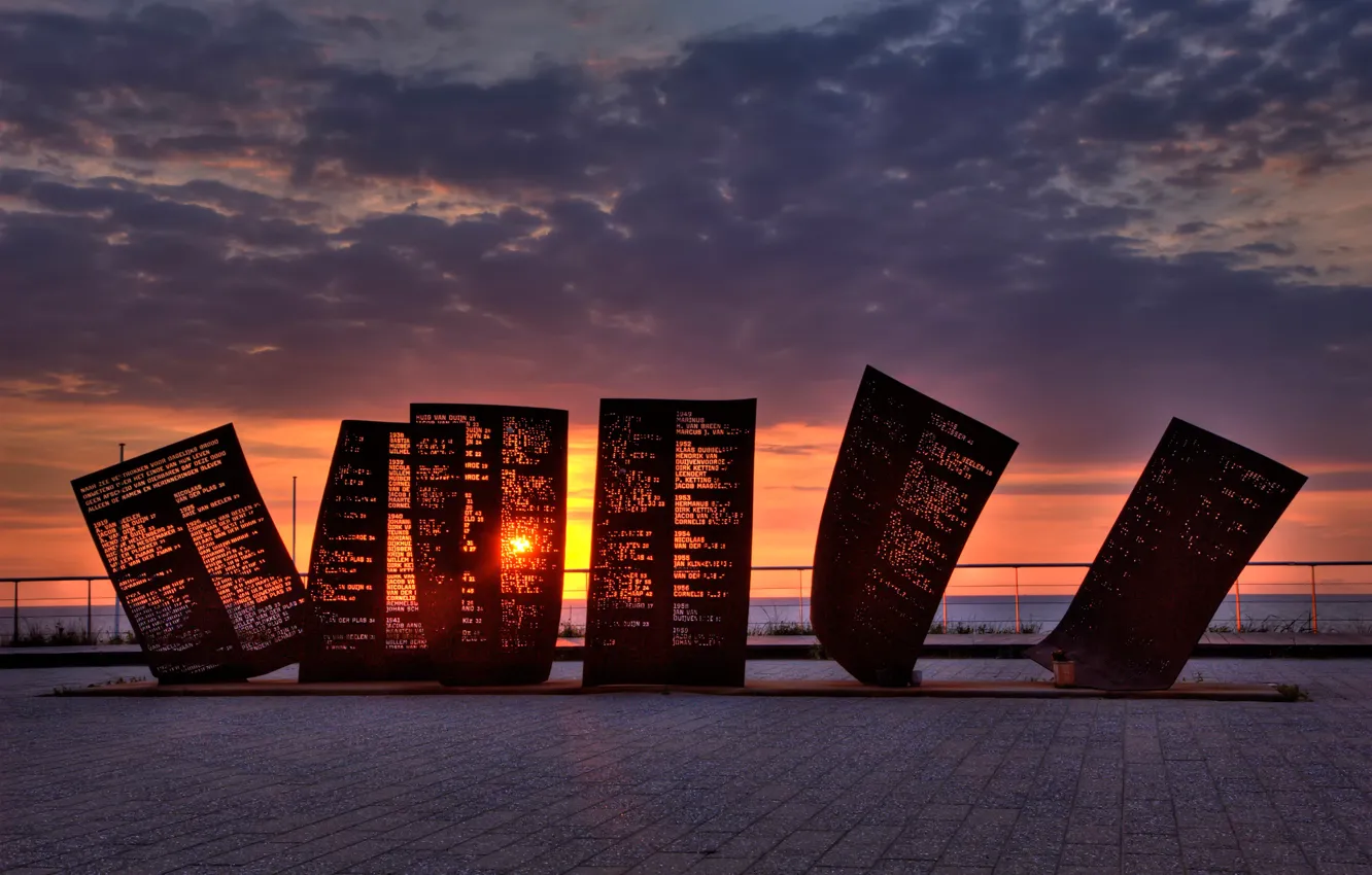 Photo wallpaper Netherlands, Monument, Katwijk, lost fisherman