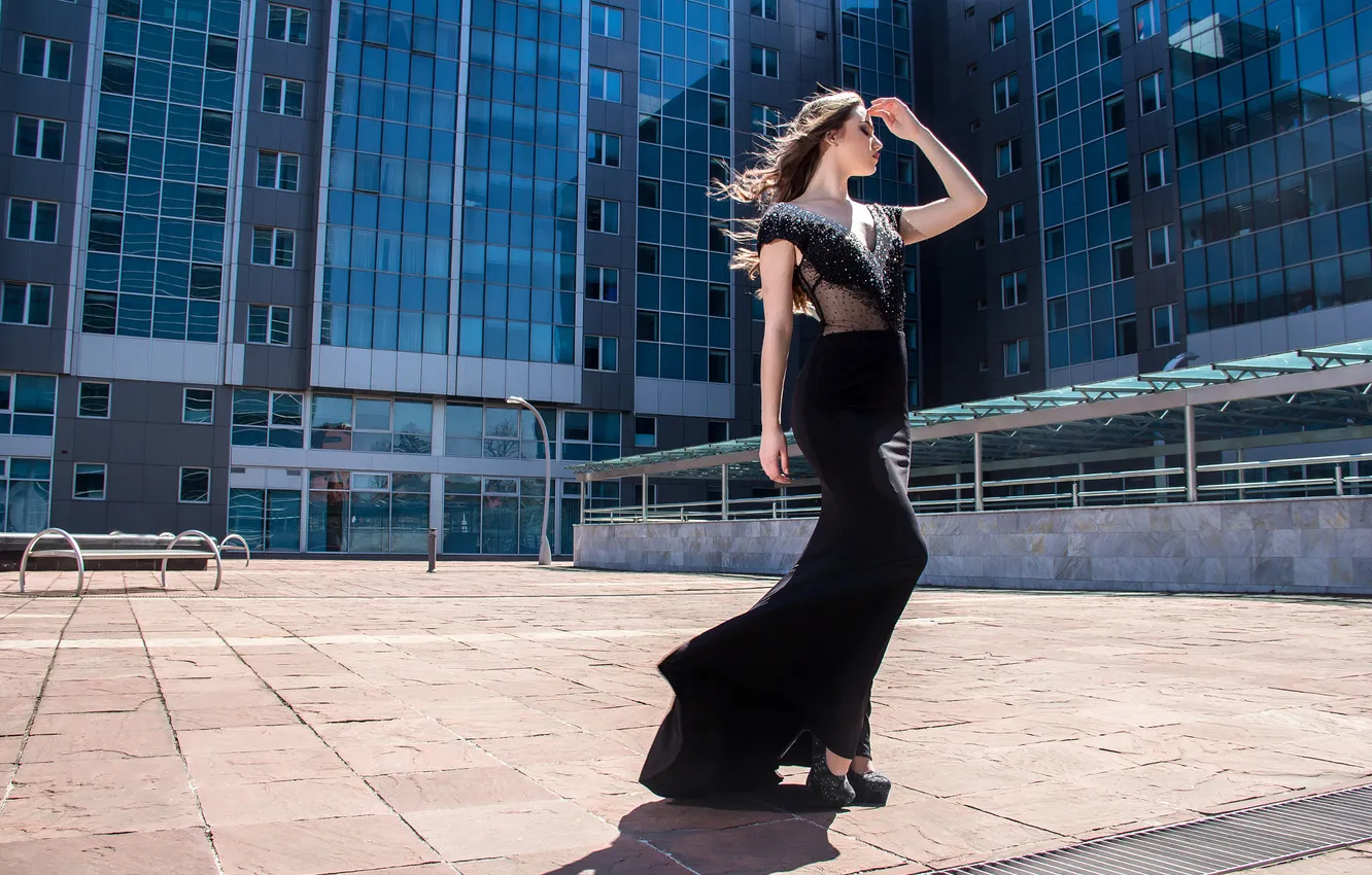 Photo wallpaper look, girl, the city, pose, style, street, building, home