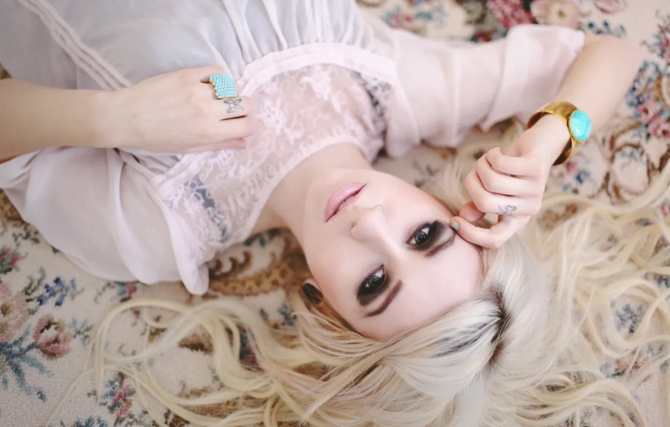 Photo wallpaper girl, makeup, ring, blonde, bracelet
