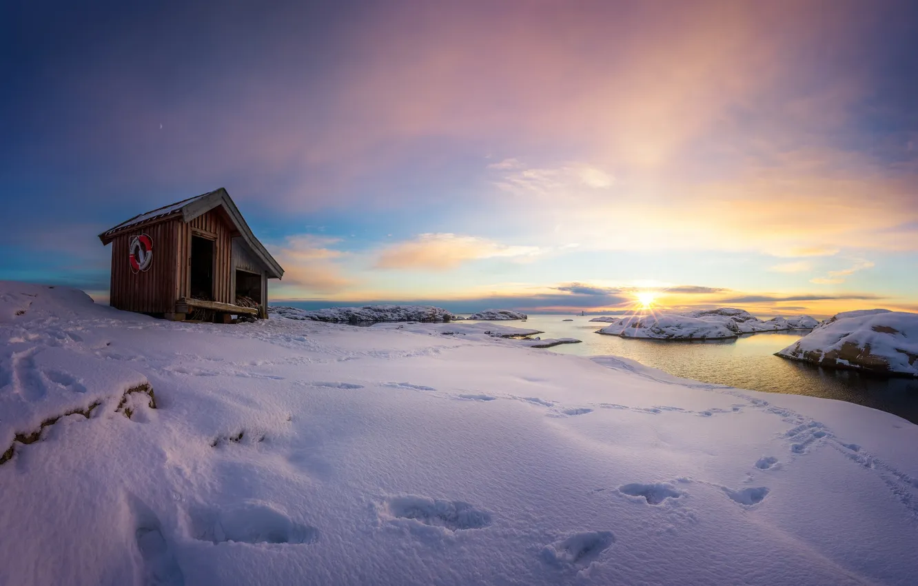 Photo wallpaper sea, snow, house